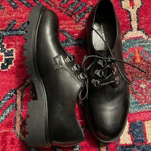 Vagabond NWOT black leather Oxford shoes size 40